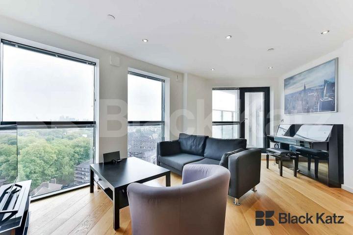 Stunning views, stylish & contemporary with balcony & roof terraces.  The Pioneer Building, Newington Causeway, Borough